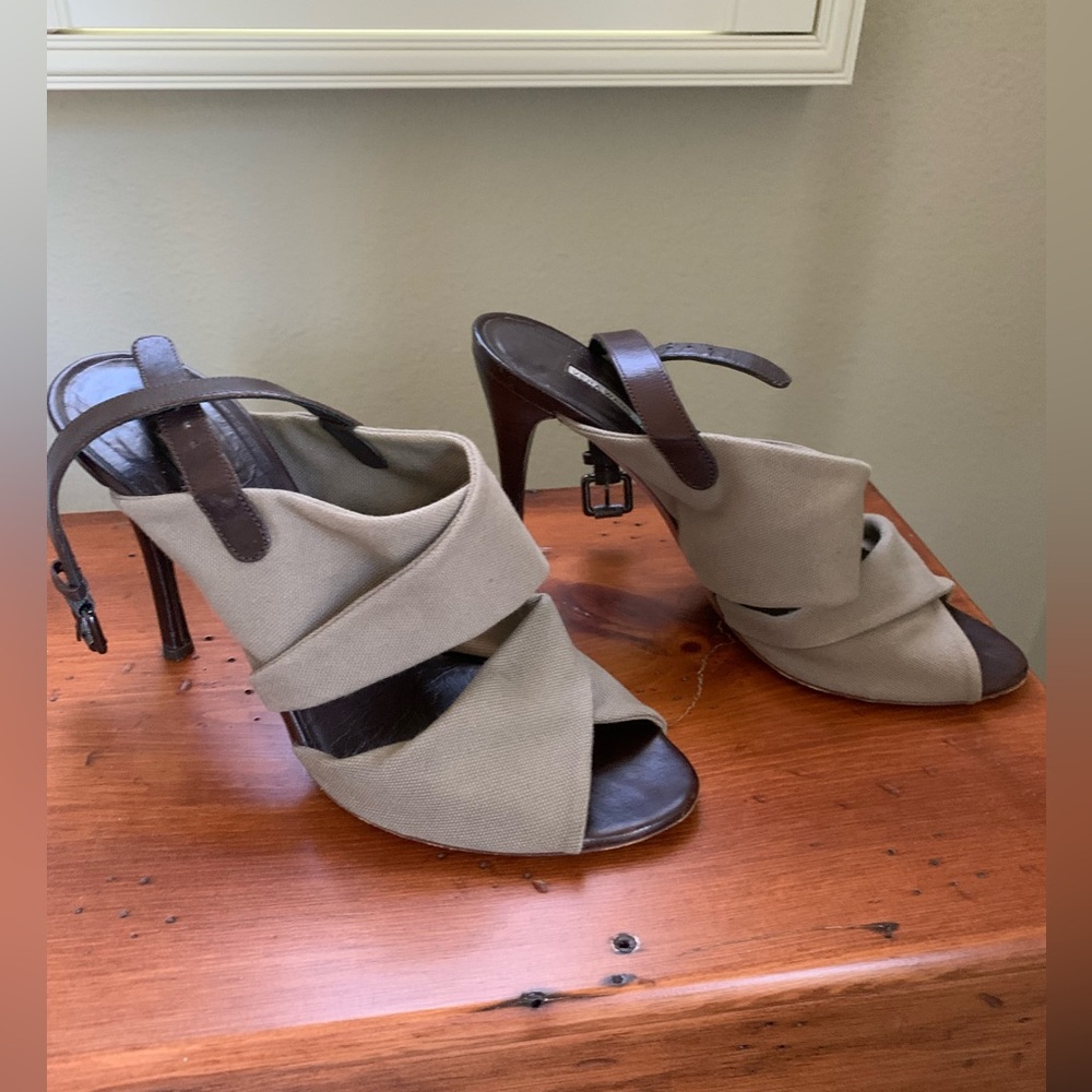 Vera Wang Olive Taupe Open-Toe Stiletto Sandal, Size 9.5